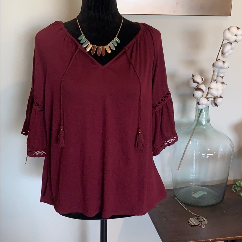 Burgundy top 🚨SOLD🚨